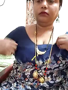 Snapshot of Swapna_143 chatting on 03-08-25, 03:17 Swapna 143 online show from 03-08-25, 03:17
