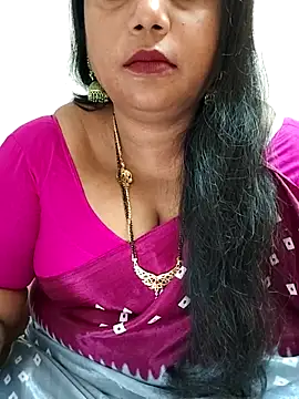 Snapshot of Swapna_143 chatting on 03-10-25, 03:45 Swapna 143 online show from 03-10-25, 03:45