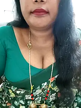Snapshot of Swapna_143 chatting on 09-14-25, 04:39 Swapna 143 online show from 09-14-25, 04:39