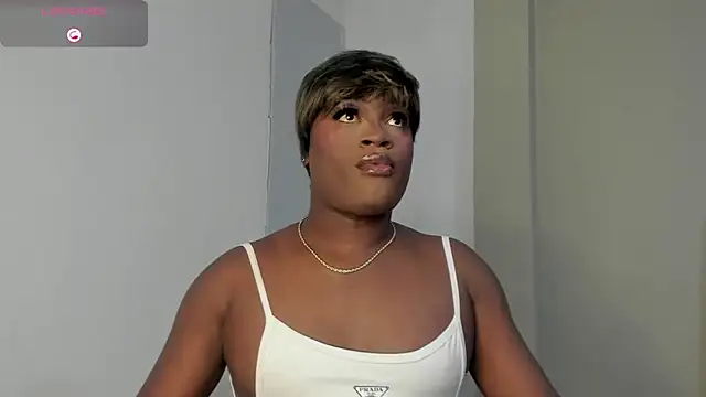 Snapshot of SofiaBrouw chatting on 01-18-26, 12:53 SofiaBrouw online show from 01-18-26, 12:53