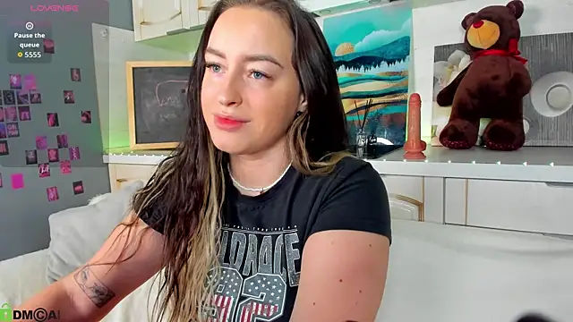 Kruela Eva online show from 11-21-25, 11:14