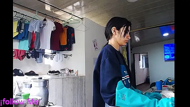 Snapshot of Nefera_16 chatting on 02-12-25, 12:33 Nefera 16 online show from 02-12-25, 12:33