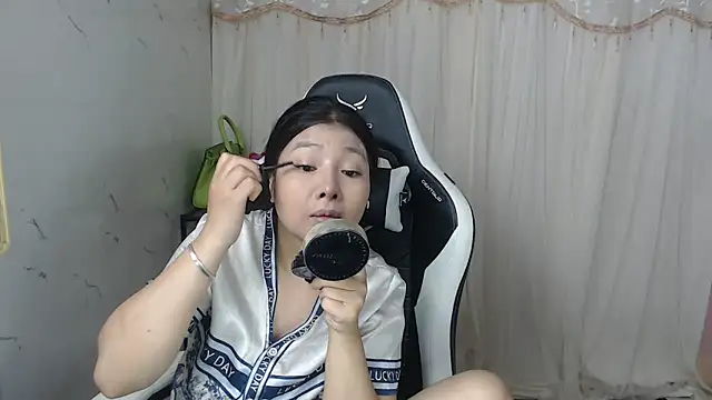 Snapshot of MiMi_0293 chatting on 10-27-25, 07:56 MiMi 0293 online show from 10-27-25, 07:56