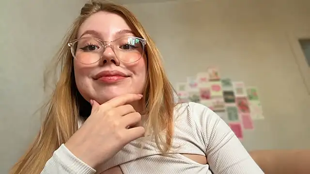 HoneyAudrey online show from 04-21-26, 02:26