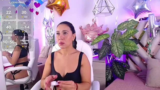 Camille jhonson online show from 10-05-25, 10:57