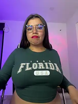 Snapshot of Devilsweet17 chatting on 02-07-25, 10:30 Devilsweet17 online show from 02-07-25, 10:30