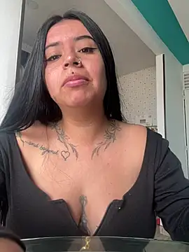 Snapshot of Devilsweet17 chatting on 02-25-25, 07:25 Devilsweet17 online show from 02-25-25, 07:25