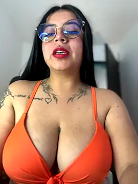 Snapshot of Devilsweet17 chatting on 09-18-25, 12:07 Devilsweet17 online show from 09-18-25, 12:07