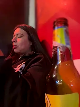 Snapshot of Devilsweet17 chatting on 11-28-25, 04:26 Devilsweet17 online show from 11-28-25, 04:26