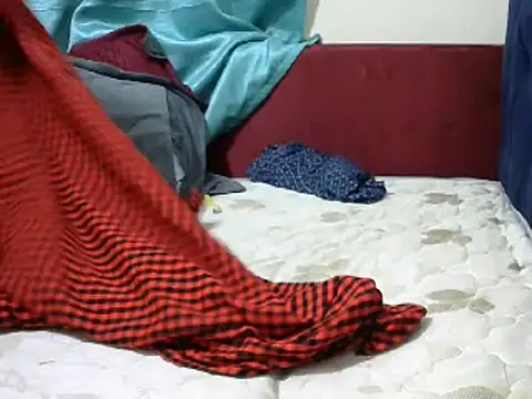 Snapshot of Creamy_dolly chatting on 12-08-24, 02:28 Creamy dolly online show from 12-08-24, 02:28