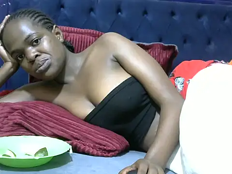 Snapshot of Creamy_dolly chatting on 12-02-25, 08:08 Creamy dolly online show from 12-02-25, 08:08