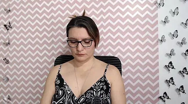 Amie Adams82  online show from 02-03-25, 04:10