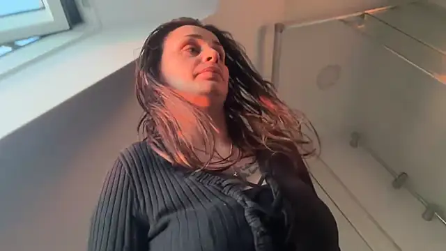 JeSuisUnTapin online show from 04-21-26, 06:23