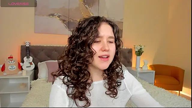 Snapshot of Ariella_Sol chatting on 02-06-25, 01:05 Ariella Sol online show from 02-06-25, 01:05