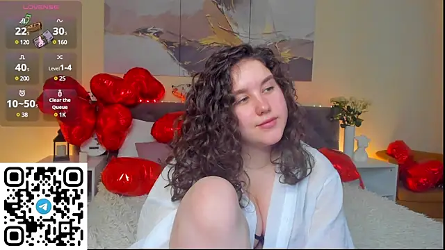 Snapshot of Ariella_Sol chatting on 02-11-25, 04:11 Ariella Sol online show from 02-11-25, 04:11