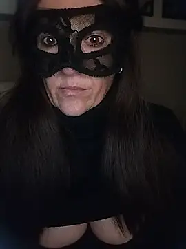 Snapshot of 23Milly chatting on 01-03-25, 05:06 23Milly online show from 01-03-25, 05:06