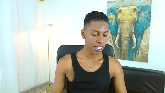 maiki18  online show from 11-13-25, 08:52