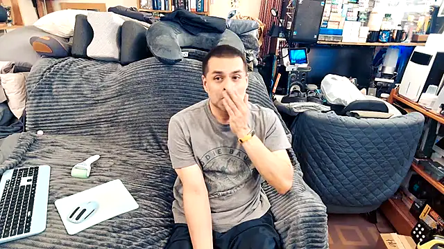 Snapshot of ClampMaster chatting on 09-24-25, 08:01 ClampMaster online show from 09-24-25, 08:01