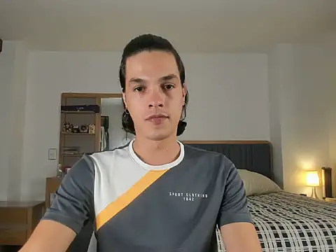 uglycoyote18 online show from 04-23-26, 05:19