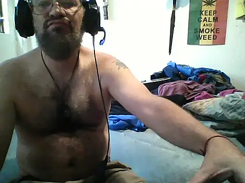 Snapshot of LECHEBALLS chatting on 09-19-25, 09:59 LECHEBALLS online show from 09-19-25, 09:59