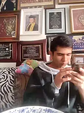 Snapshot of jperezofficial1 chatting on 12-12-24, 03:05 jperezofficial1 online show from 12-12-24, 03:05