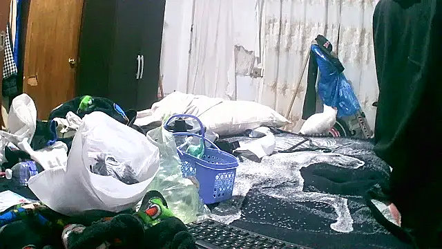 Snapshot of jperezofficial1 chatting on 09-18-25, 07:21 jperezofficial1 online show from 09-18-25, 07:21