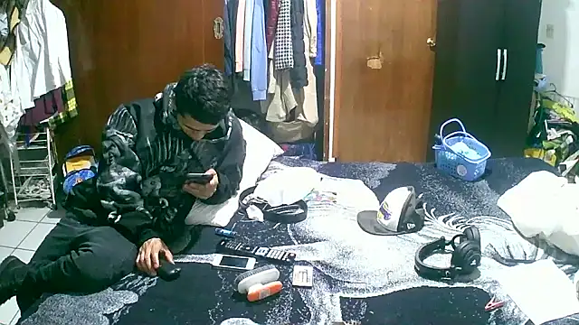 Snapshot of jperezofficial1 chatting on 09-19-25, 07:54 jperezofficial1 online show from 09-19-25, 07:54