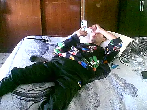 Snapshot of jperezofficial1 chatting on 09-23-25, 08:34 jperezofficial1 online show from 09-23-25, 08:34