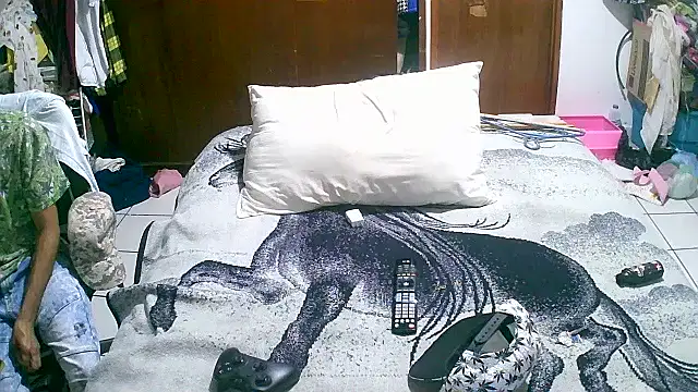 Snapshot of jperezofficial1 chatting on 10-07-25, 04:31 jperezofficial1 online show from 10-07-25, 04:31