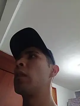 Snapshot of jperezofficial1 chatting on 11-28-25, 02:58 jperezofficial1 online show from 11-28-25, 02:58