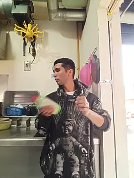 Snapshot of jperezofficial1 chatting on 12-04-25, 06:05 jperezofficial1 online show from 12-04-25, 06:05