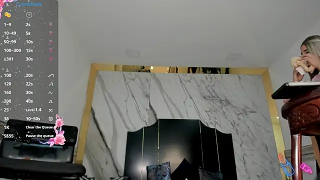 Victtoria Parker online show from 09-26-25, 01:04