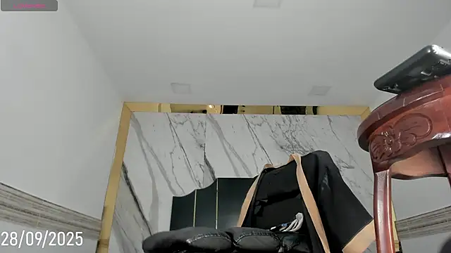 Victtoria Parker online show from 09-28-25, 01:16