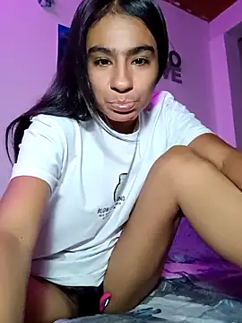 Snapshot of Leslly_ chatting on 03-08-26, 05:55 Leslly online show from 03-08-26, 05:55