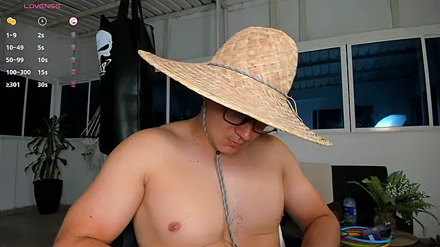 Snapshot of owengray2n chatting on 01-25-25, 05:07 owengray2n online show from 01-25-25, 05:07