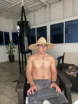 Snapshot of owengray2n chatting on 02-08-25, 01:54 owengray2n online show from 02-08-25, 01:54