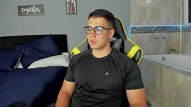 Snapshot of owengray2n chatting on 02-22-25, 01:11 owengray2n online show from 02-22-25, 01:11