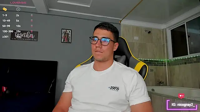 Snapshot of owengray2n chatting on 02-27-25, 02:10 owengray2n online show from 02-27-25, 02:10