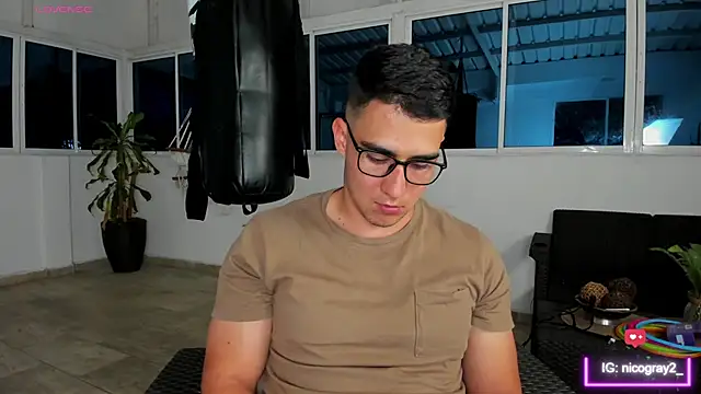 Snapshot of owengray2n chatting on 03-16-25, 12:45 owengray2n online show from 03-16-25, 12:45