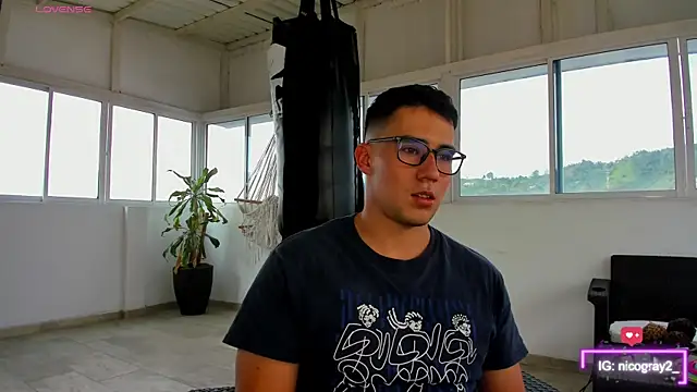 Snapshot of owengray2n chatting on 03-16-25, 09:47 owengray2n online show from 03-16-25, 09:47