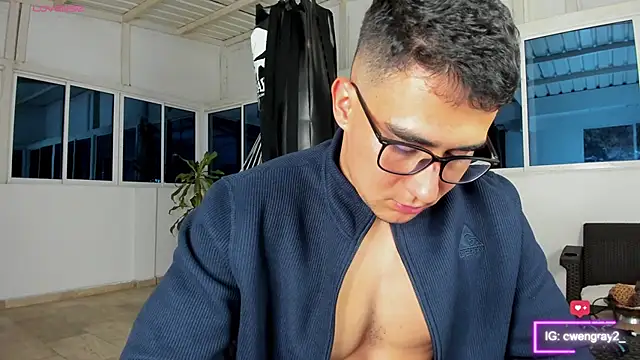 Snapshot of owengray2n chatting on 03-17-25, 12:52 owengray2n online show from 03-17-25, 12:52