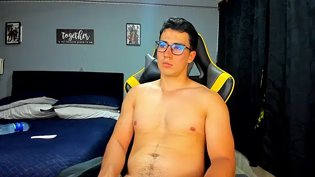 Snapshot of owengray2n chatting on 09-13-25, 02:11 owengray2n online show from 09-13-25, 02:11