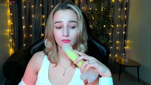 Snapshot of Sinty_Noria chatting on 01-16-25, 11:37 Sinty Noria online show from 01-16-25, 11:37