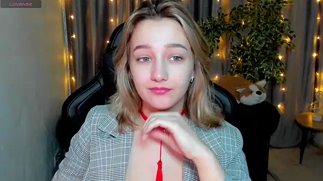 Snapshot of Sinty_Noria chatting on 02-21-25, 01:11 Sinty Noria online show from 02-21-25, 01:11