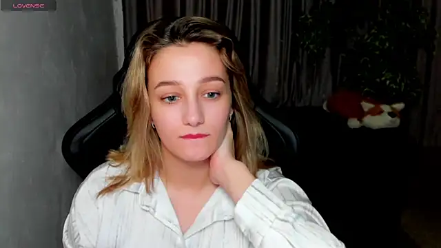 Snapshot of Sinty_Noria chatting on 02-25-25, 07:20 Sinty Noria online show from 02-25-25, 07:20