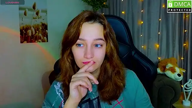 Snapshot of Sinty_Noria chatting on 10-08-25, 01:03 Sinty Noria online show from 10-08-25, 01:03