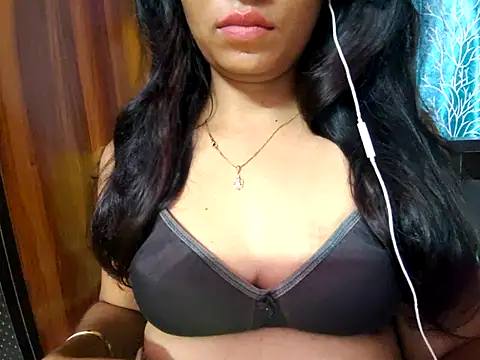 Snapshot of cutesoma2 chatting on 06-12-26, 04:28 cutesoma2 online show from 06-12-26, 04:28