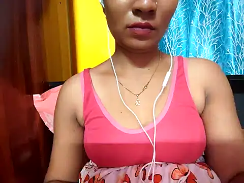 Snapshot of cutesoma2 chatting on 06-18-26, 11:14 cutesoma2 online show from 06-18-26, 11:14
