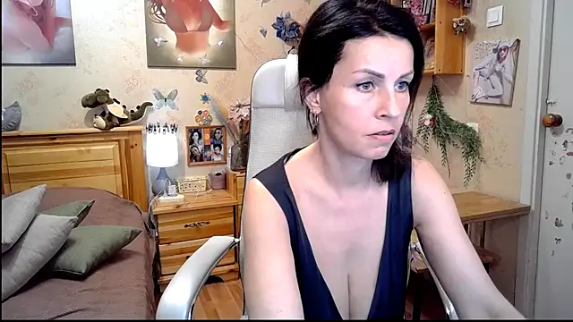 Snapshot of Kendra_Mom chatting on 05-25-26, 01:06 Kendra Mom online show from 05-25-26, 01:06