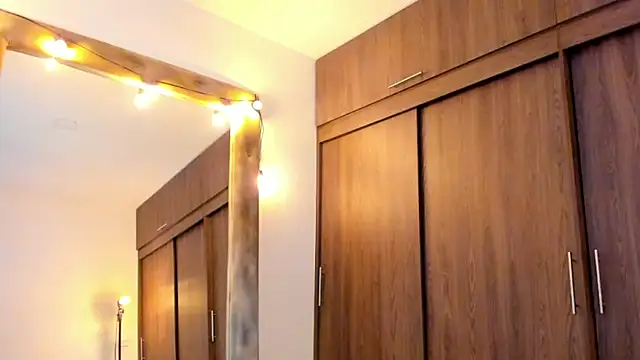 Snapshot of alikahouston4 chatting on 02-11-25, 08:15 alikahouston4 online show from 02-11-25, 08:15